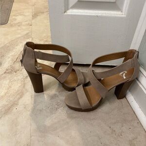 Report Tan Chunky Heel Sandals